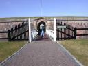 20030318_114928_fort_george_entrance_al_rob.jpg