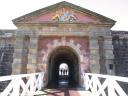 20030318_115504_fort_george_gate_royal_house_of_hanover_arms.jpg