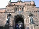 20030323_104927_edinburgh_castle_gatehouse.jpg