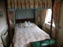 20041004_113705_old_coach_house_master_bedroom.jpg