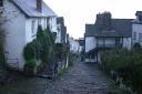 20041103_102716_clovelly_cobbled_main_street.jpg