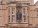 20020310_131913_oxford_high_st_queen_mary_statue_1719_o.jpg