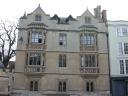 20020310_132302_oxford_high_st_building_coats_of_arms_o.jpg
