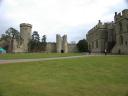 20020422_122308_warwick_castle_courtyard_o.jpg