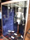 20020422_131336_warwick_castle_armoury_armour_o.jpg