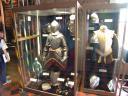 20020422_131605_warwick_castle_armoury_armour_o.jpg